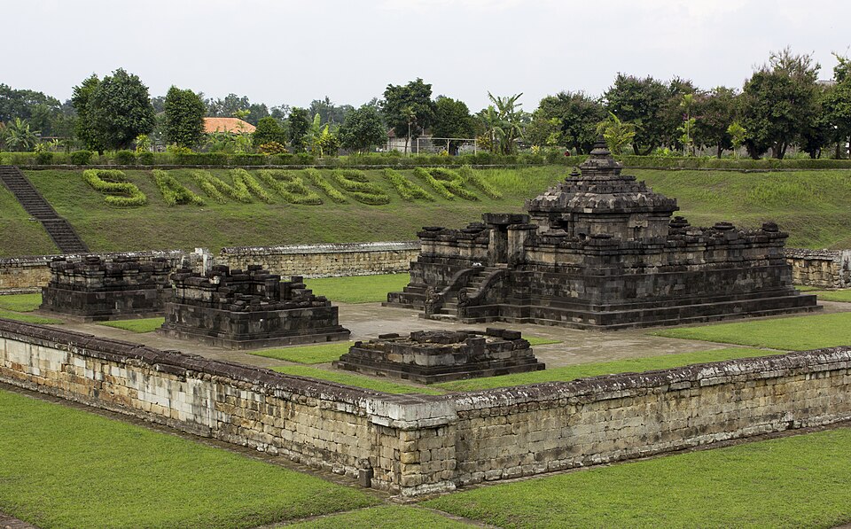 File:Candi Sambisari 2013-11-14 03.jpg