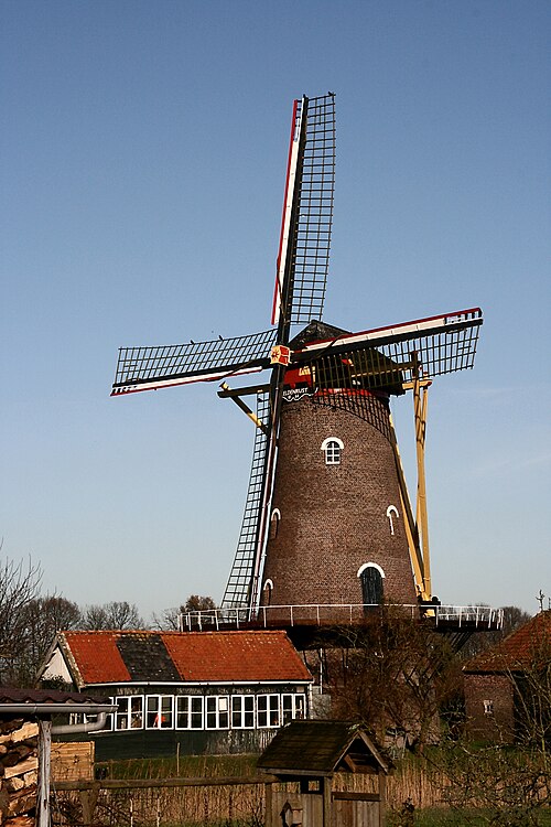 File:Hooge Zwaluwe - molen Zeldenrust.jpg