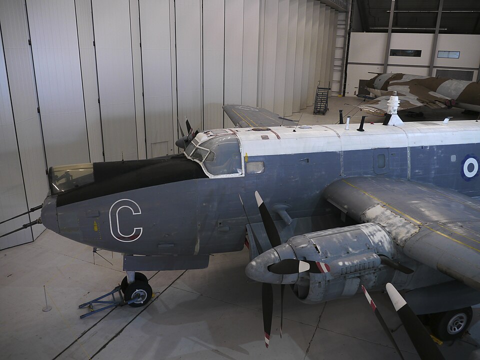 File:Avro Shackleton (4867396007).jpg