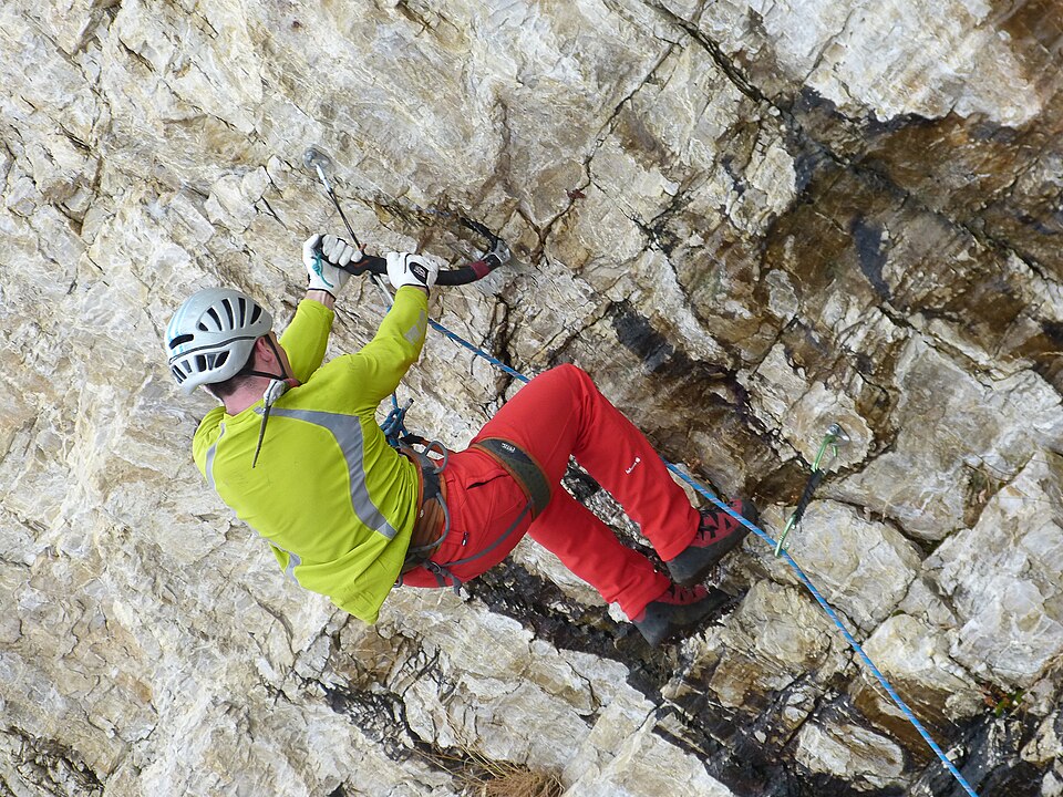 File:Ice climbing Ecrins 2014.jpg