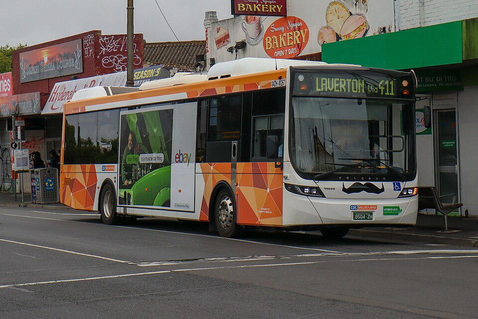 File:Route 411 Bus.jpg
