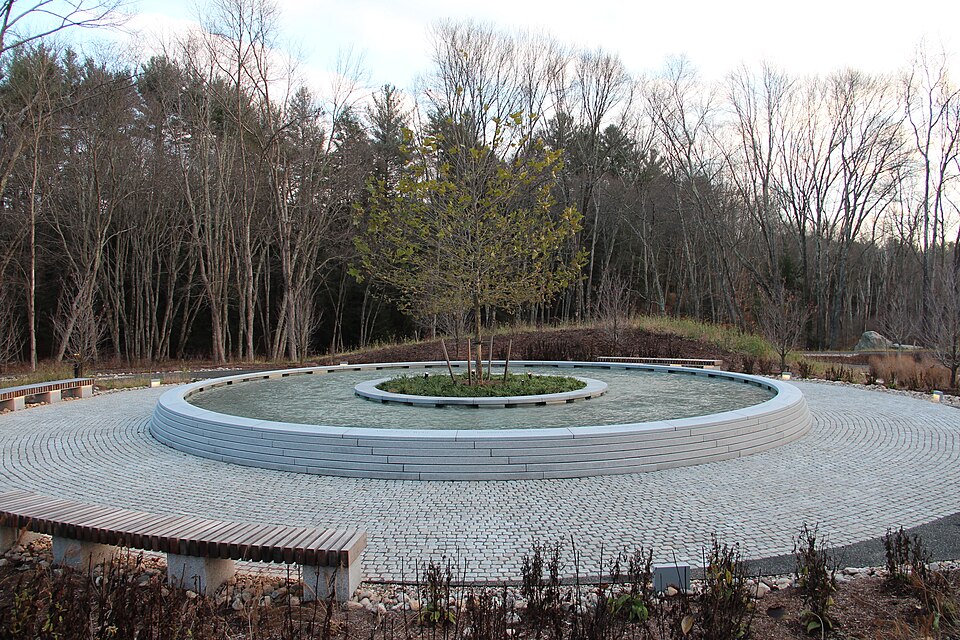 File:Sandy Hook memorial.jpg