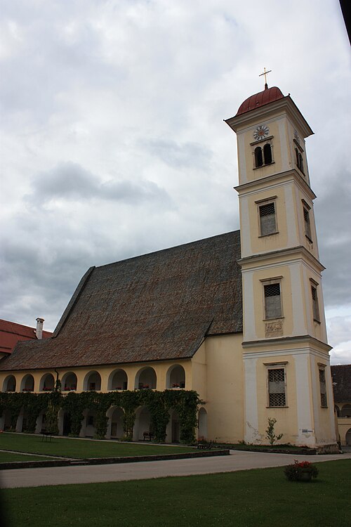 File:Stift St Georgen - Kirche.JPG