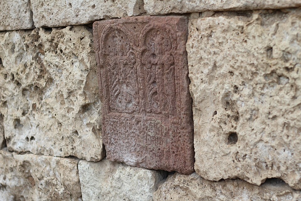 File:Surb Sargis church, Khoy 09.jpg