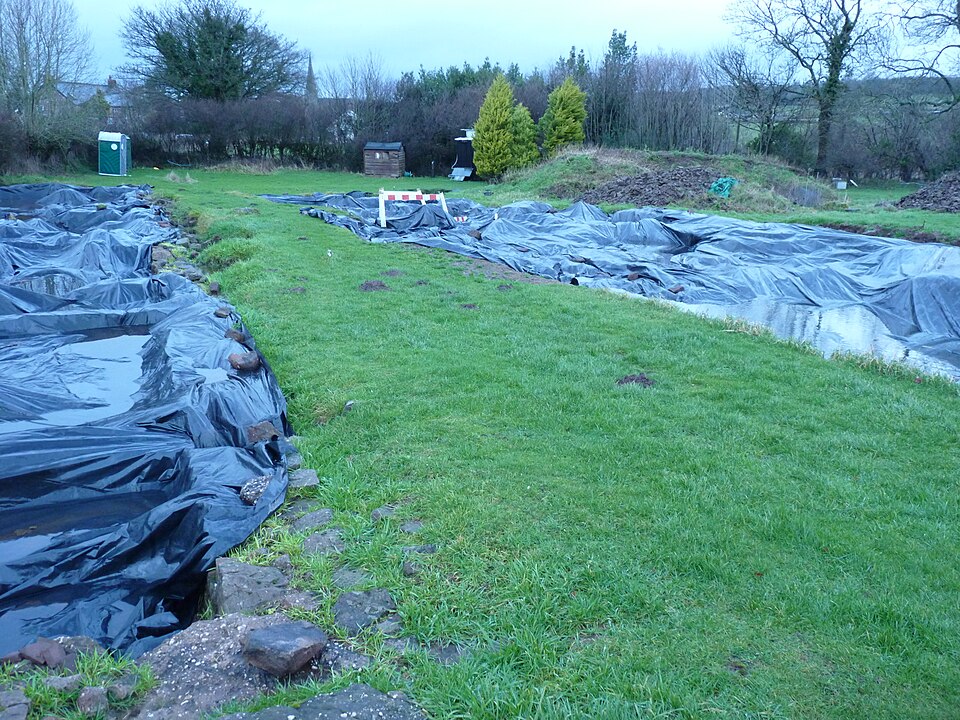 File:Trellech archaeological dig - medieval foundations.JPG