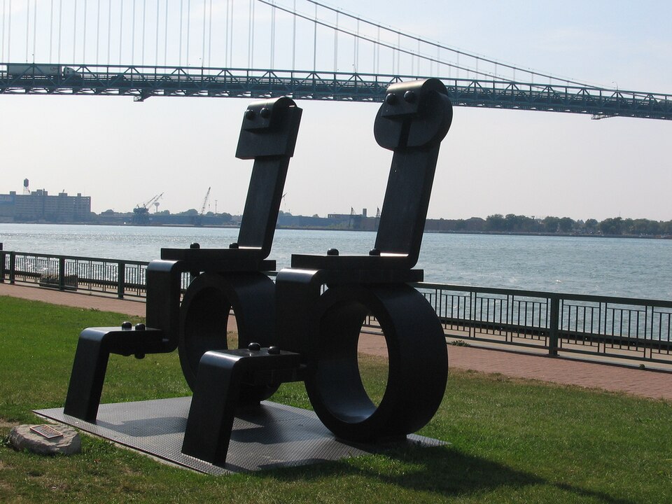 File:Assumption Park - Sculpture, two chairs.jpg