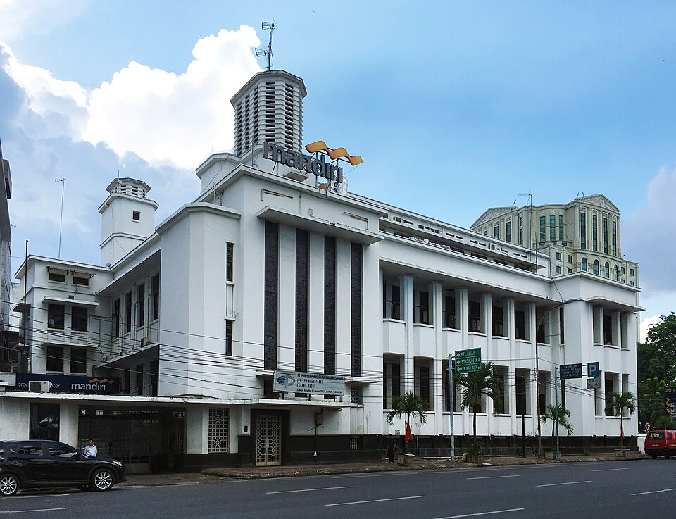 File:Bank Mandiri in Medan's Lapangan Merdeka.jpg