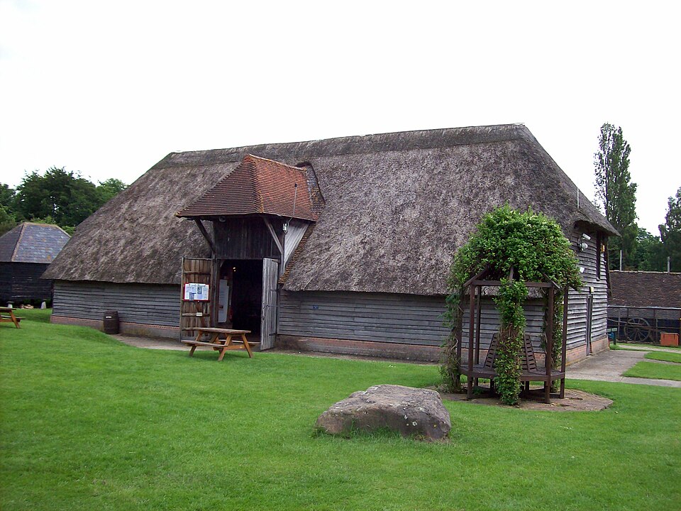 File:Cobtree barn.JPG