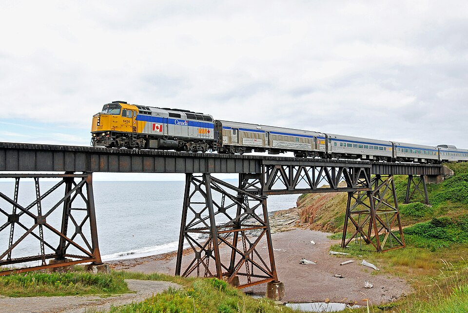 File:DGJ 8658 - VIA Rail.jpg