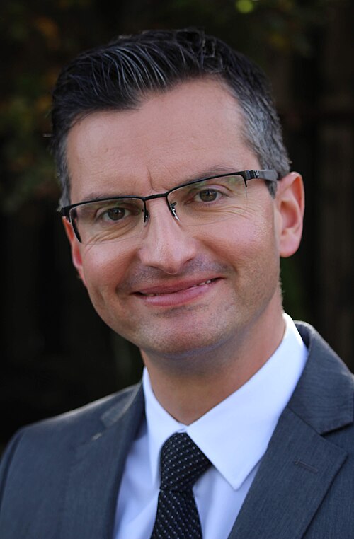 File:Marjan Šarec in Logatec 2017.jpg