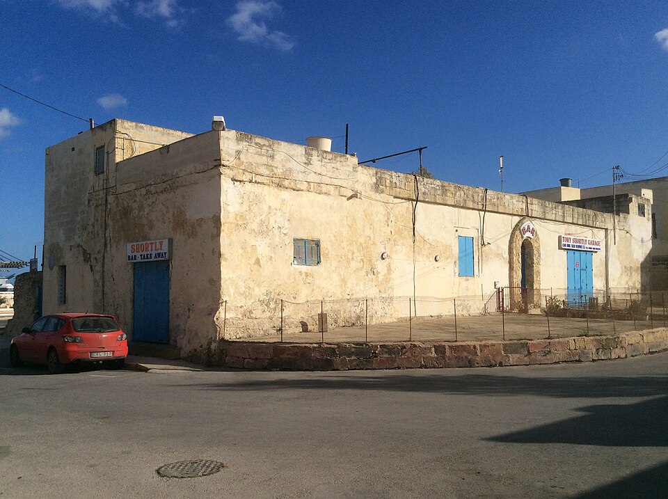 File:Pinto Battery building and bar.jpeg