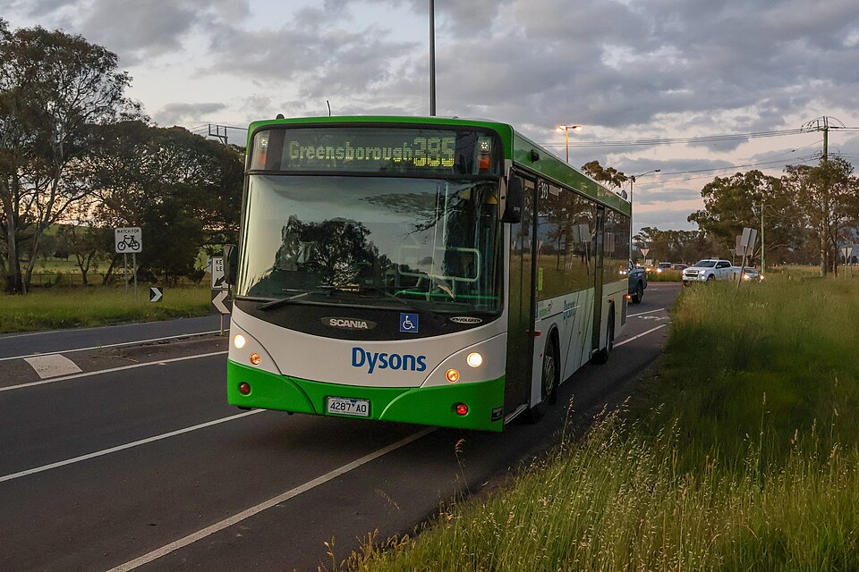 File:Route 385 Bus.jpg