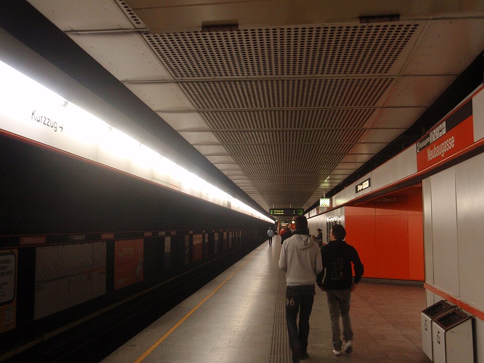 File:U3 Neubaugasse4.JPG