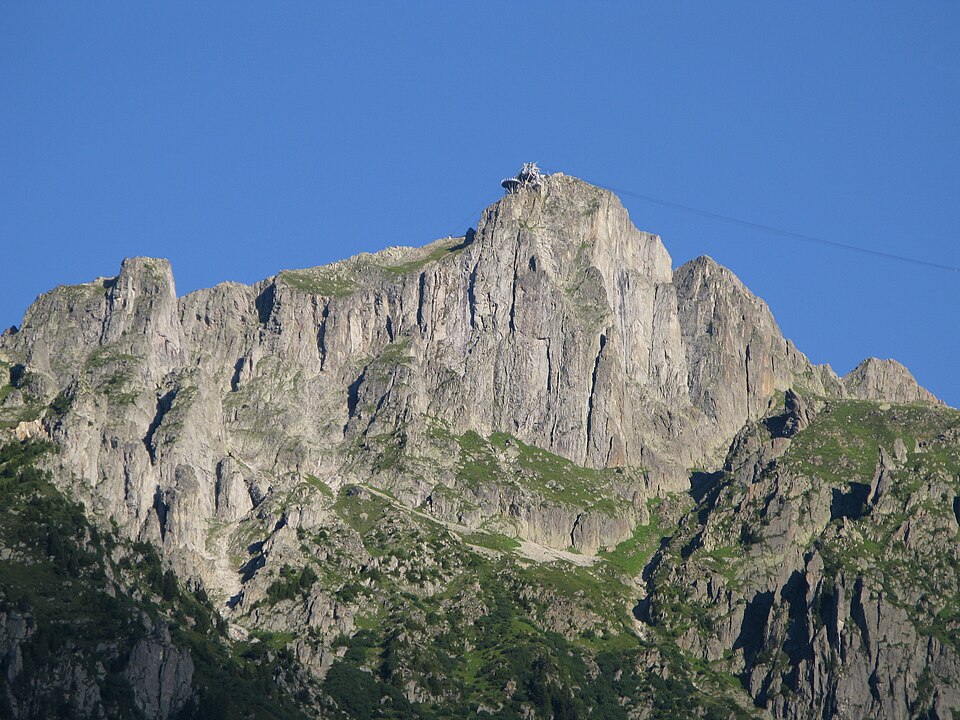 File:Brévent Depuis Chamonix 19082008.jpg
