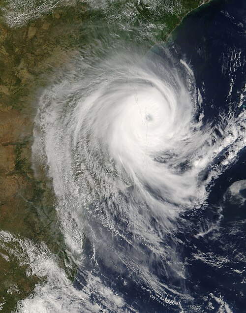 File:Cyclone Favio 22 February 2007 0820Z.jpg