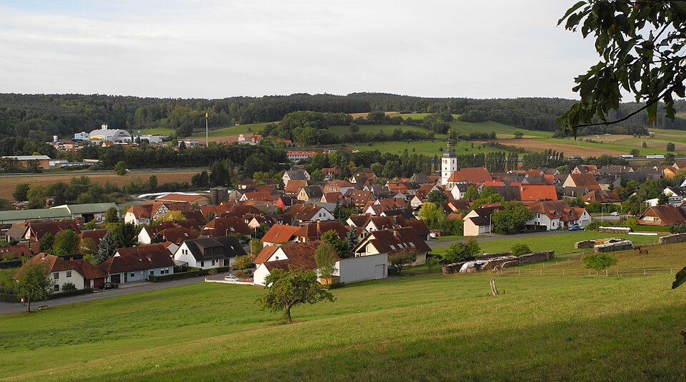 File:Geiselwind - Ort von Norden.JPG