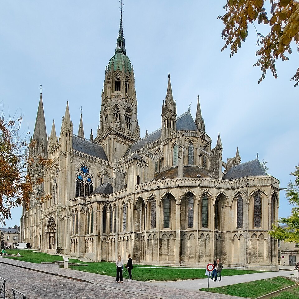 File:Kathedrale Bayeux.jpg
