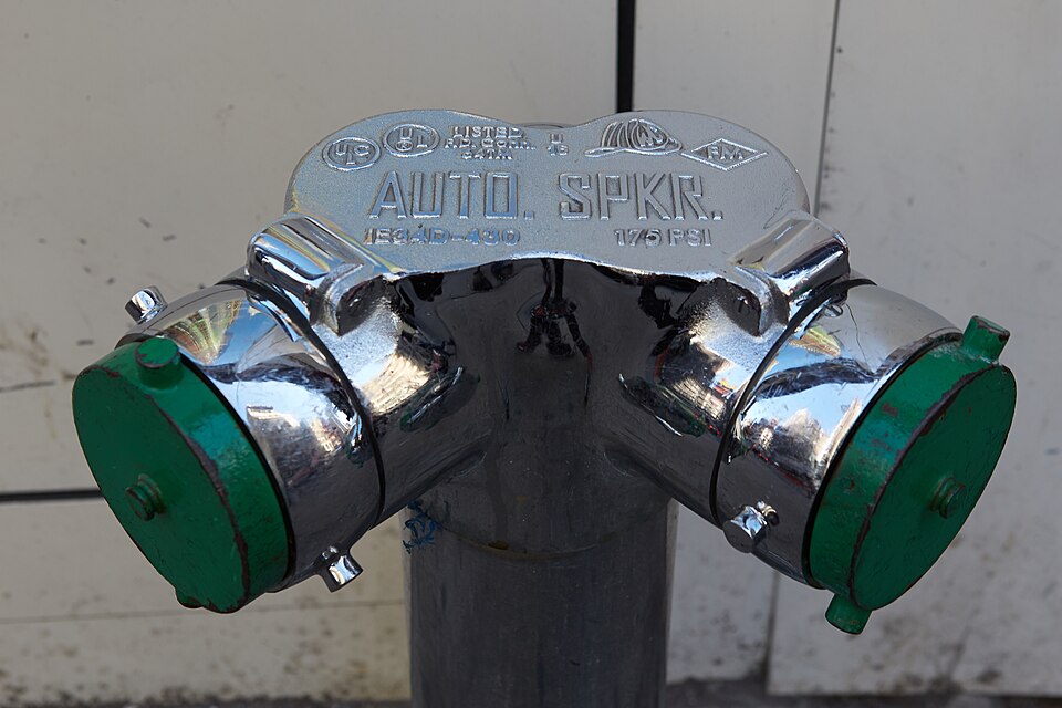 File:NY Standpipe 2019-10-01 21-24.jpg