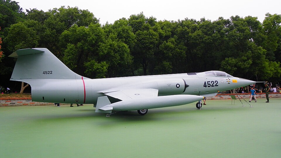 File:ROCAF F-104J Right View 20111009.jpg