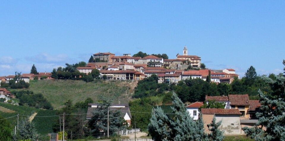 File:Vigliano-paese.jpg