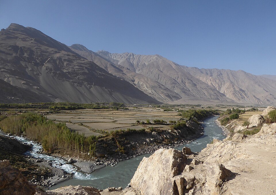 File:Into the Wakhan Valley (4) (31528121094).jpg