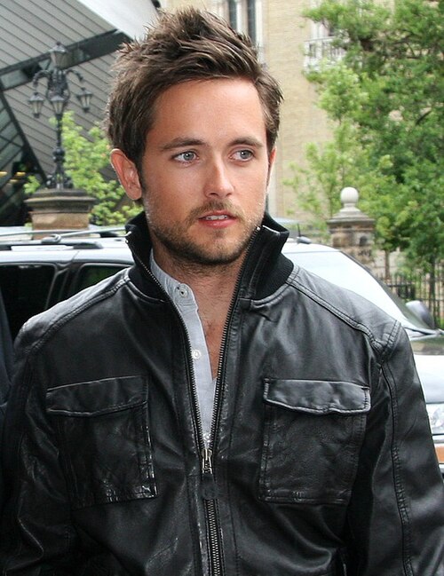 File:JustinChatwin08TIFF.jpg