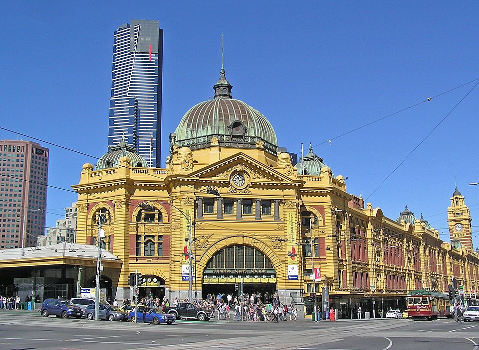 File:Melbourne Flinders St. Station.jpg
