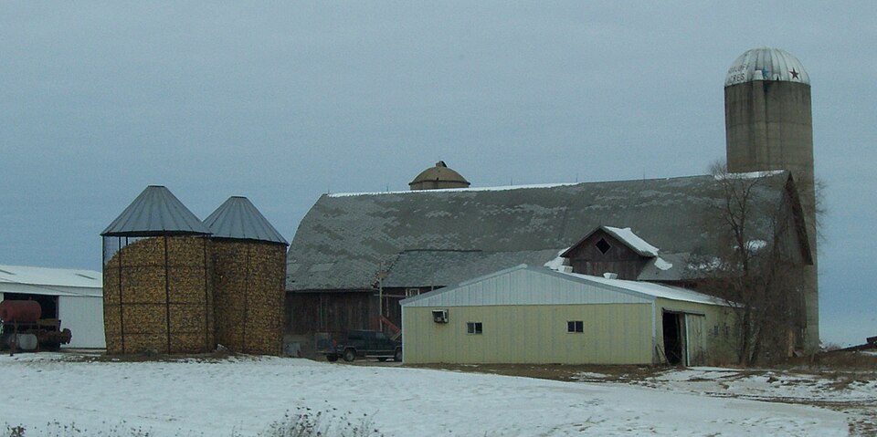 File:ShawanoCountyWisconsinBarn.jpg