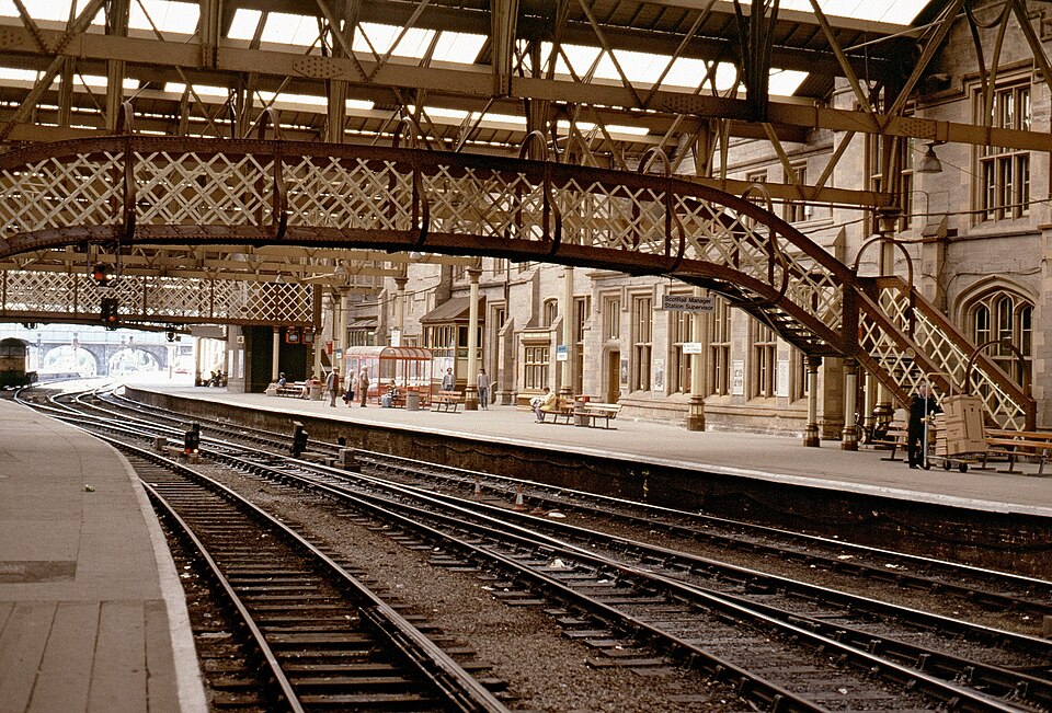 File:19890711a Perth Station.jpg