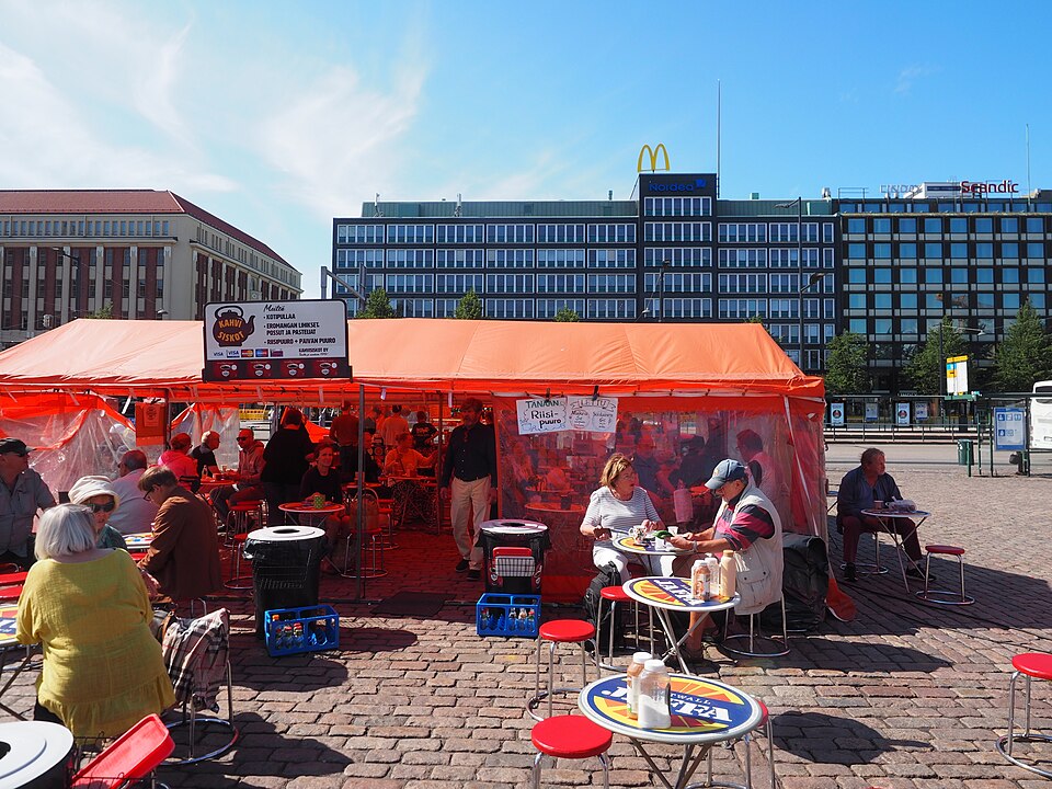 File:Café at Hakaniemi Market Square.jpg