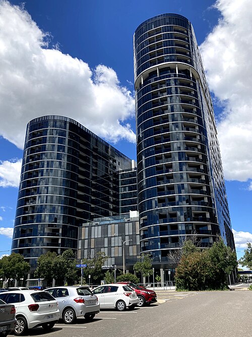 File:Grand Central Towers February 2021.jpg