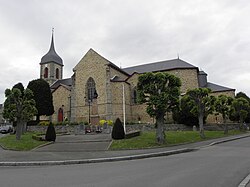 The church of Saint-Pierre and the war memorial