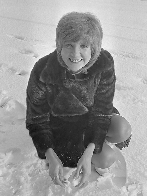 File:Cilla Black (1970).jpg