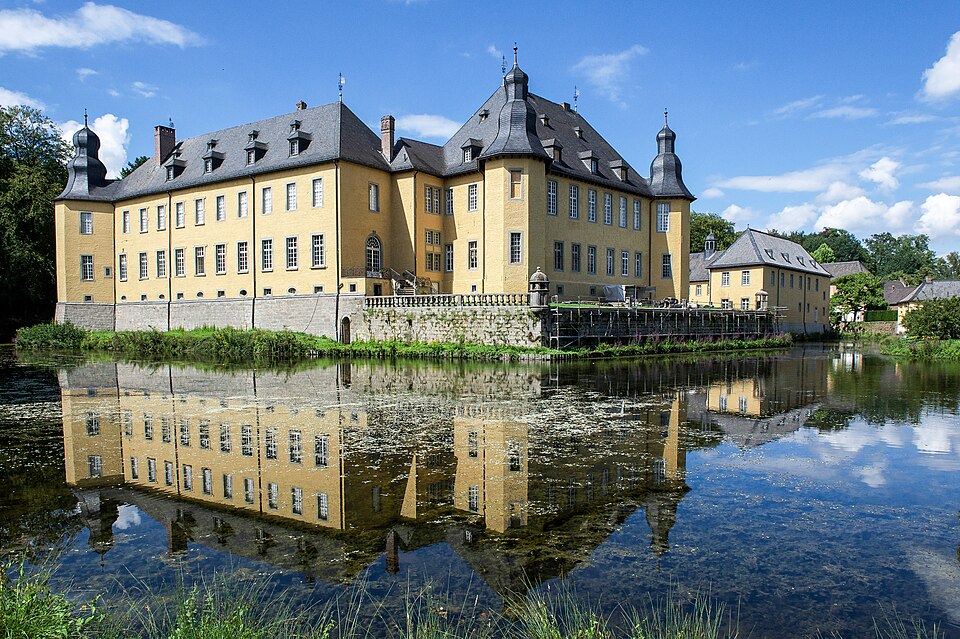 File:Schloss Dyck (Rhein-Kreis Neuss) NRW.jpg
