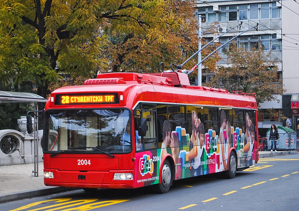 File:Trolejbus Beograd Studentski trg.jpg