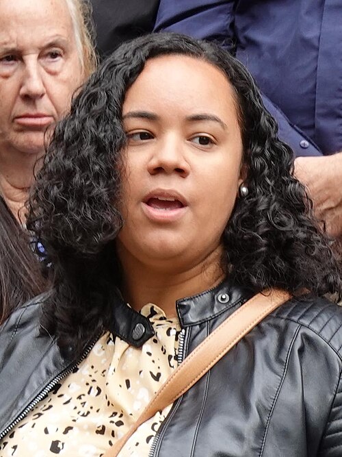 File:147 Carmen de la Rosa (cropped).jpg