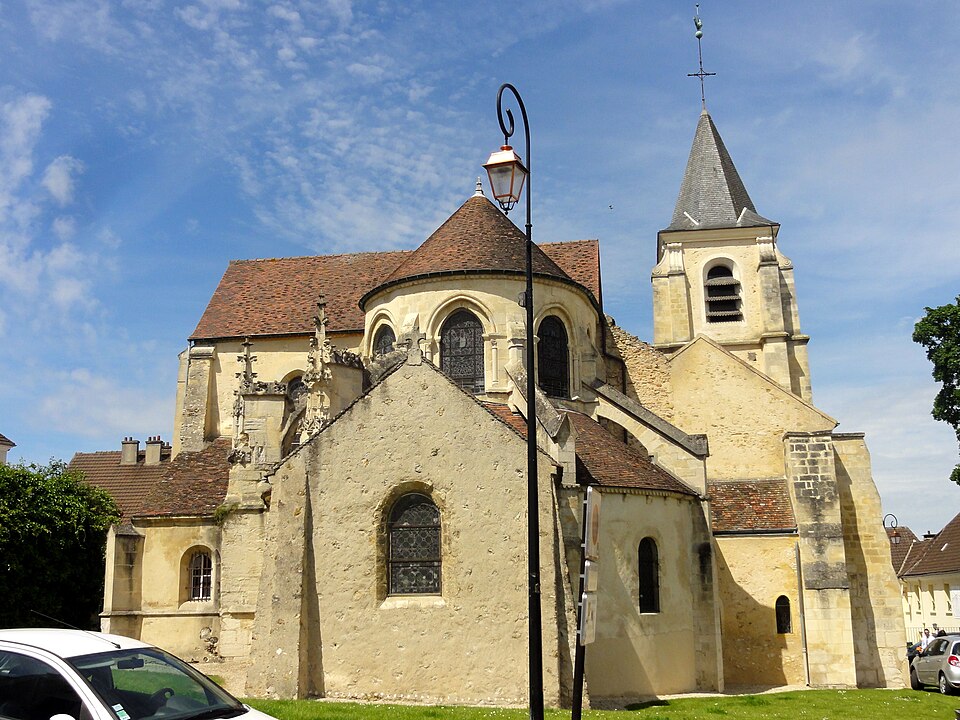 File:Domont (95), église Ste-Madeleine, chevet 3.JPG
