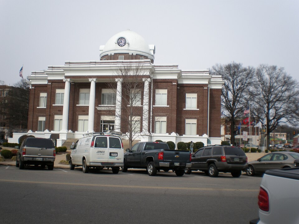 File:Dyer County Tennessee Courthouse.jpg