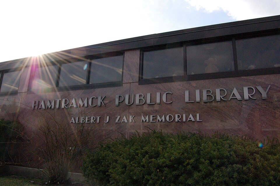 File:HamtramckLibraryHamtramckMI.jpg