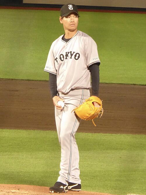 File:Kohei Suzuki with Yomiuri.jpg