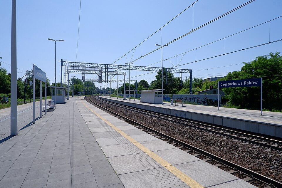 File:Stacja kolejowa Częstochowa Raków 01.jpg
