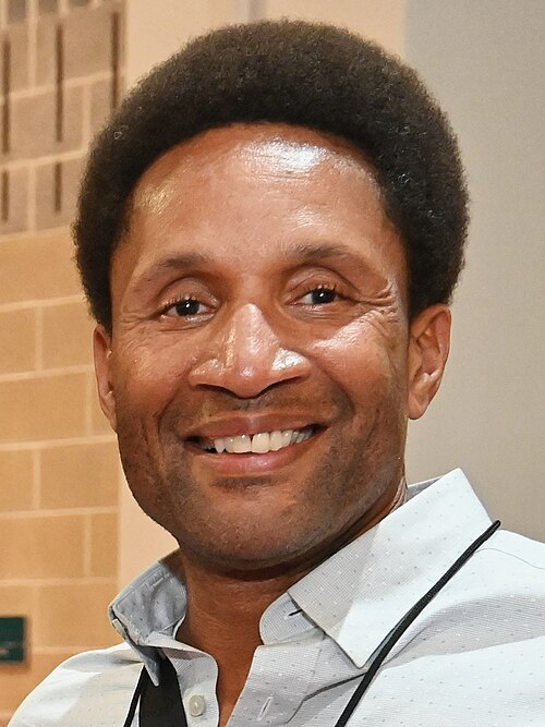 File:Arthur Ellis - 52295206052 (3x4 crop).jpg