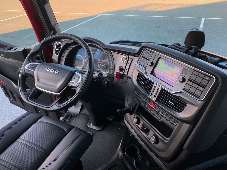 File:Iveco S-Way Interior.jpg