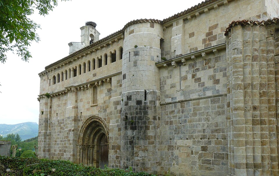 File:VallejoDeMenaFachadaSurIglesiaDeVallejoDeMena.jpg