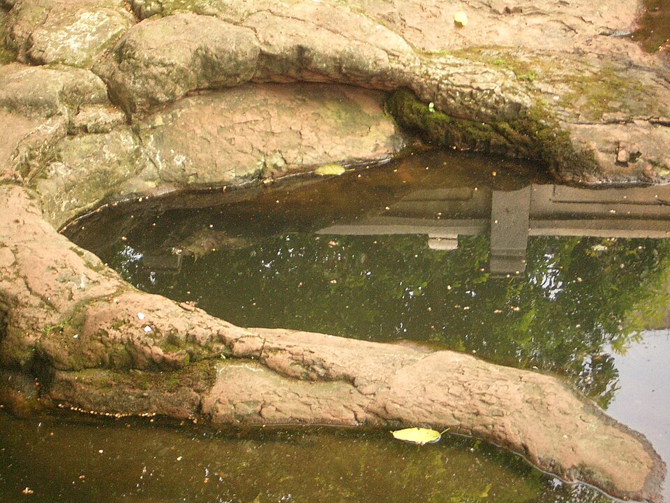 File:WuXianGuan-Immortals-footprint-0519.jpg