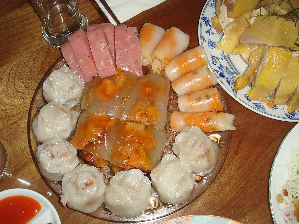 File:Bánh bèo, bột lọc, nem chua.jpg