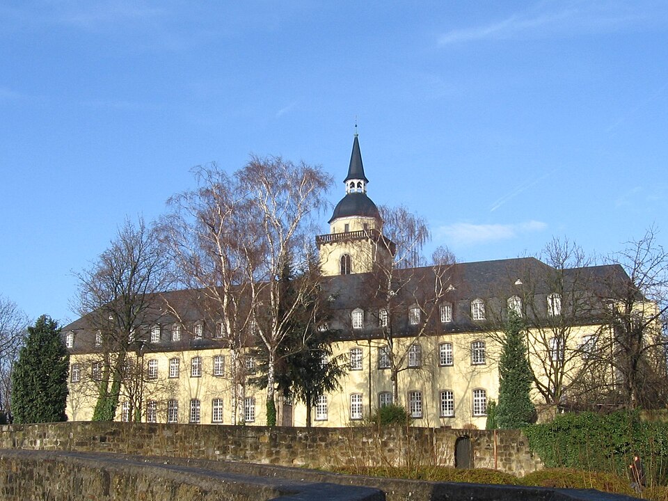 File:Abtei michaelsberg-2005 12 25.jpg