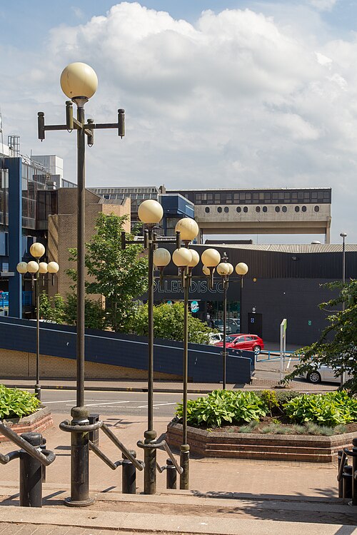 File:Cumbernauld Town Centre (44927609644).jpg