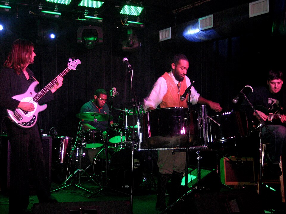 File:JonathanScalesFourchestra.jpg
