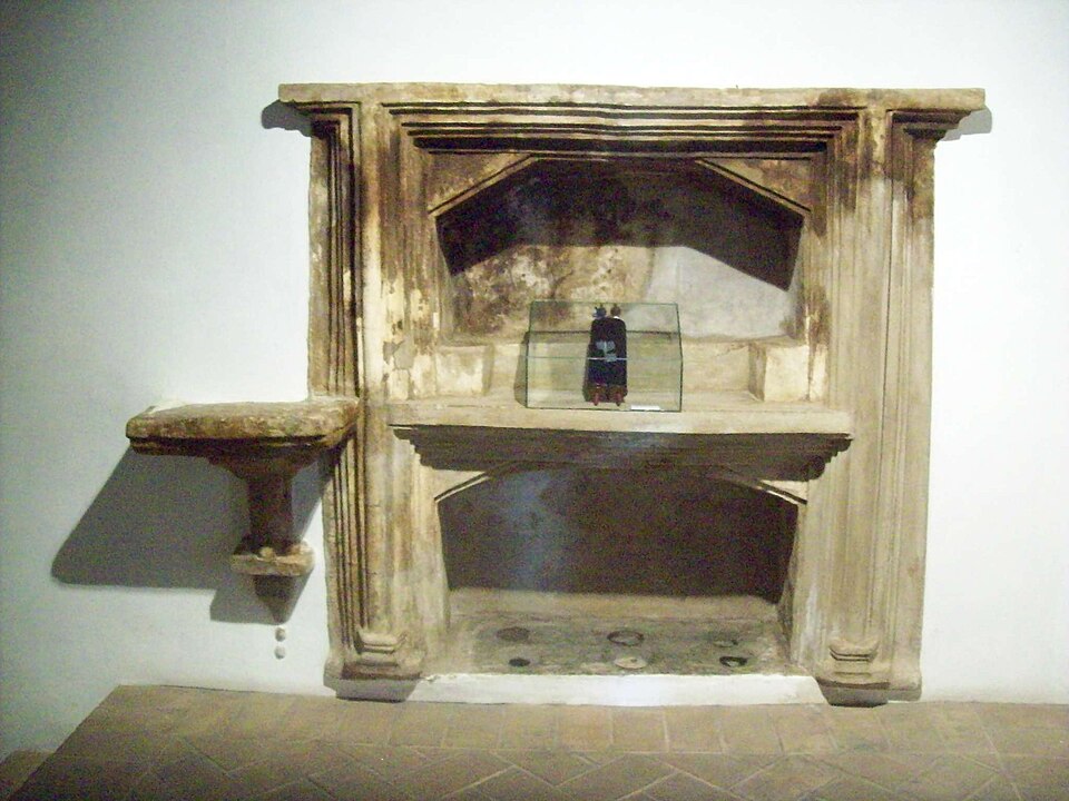 File:Sinagoga de Castelo de Vide.jpg